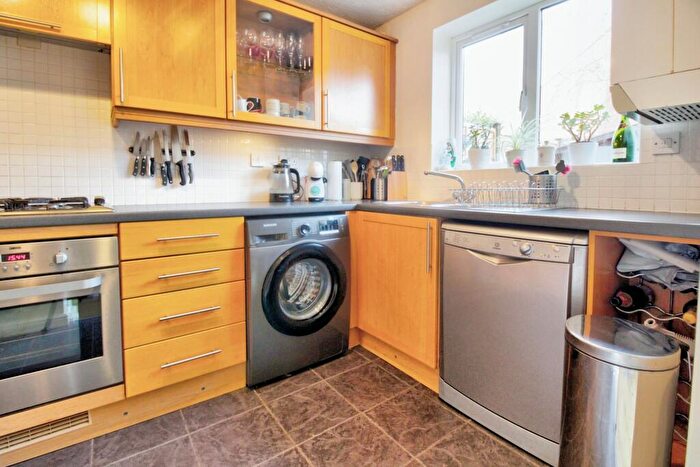 3 Bedroom End Of Terrace House For Sale In Brindles Close, Buckingham, MK18