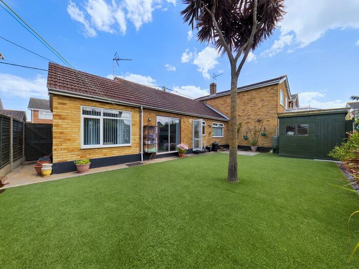 2 Bedroom Semi-Detached Bungalow For Sale In Seaview Road, Canvey Island, SS8