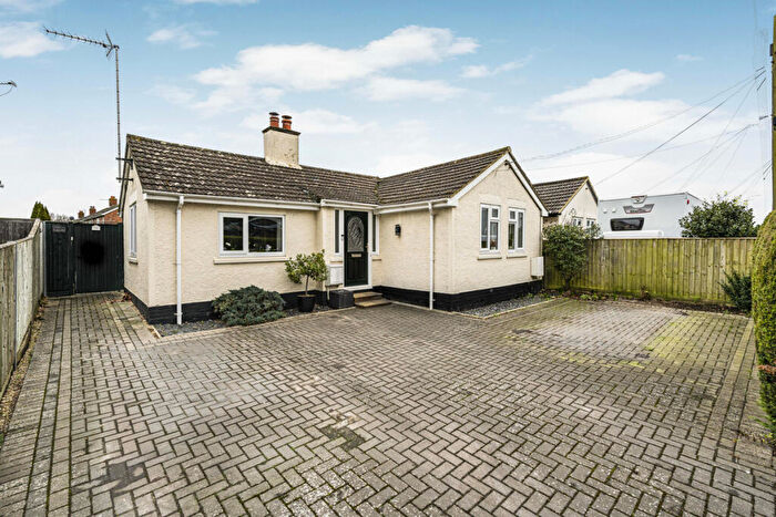 3 Bedroom Bungalow For Sale In High Street, Sutton Courtenay, OX14
