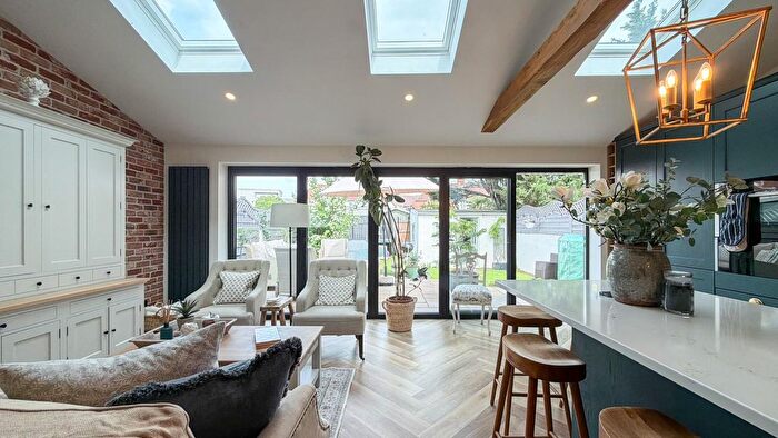 3 Bedroom Semi Detached House To Rent In Bower Walk, Bedminster, BS3