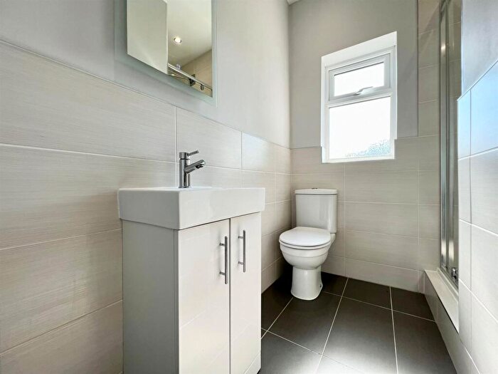 2 Bedroom End Of Terrace House To Rent In John Street, Chesterfield, S40