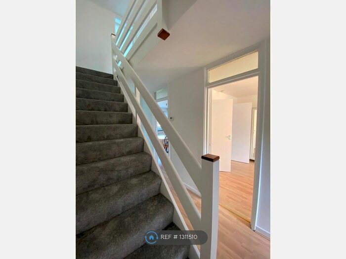 3 Bedroom Terraced House To Rent In Turenne Close, London SW18