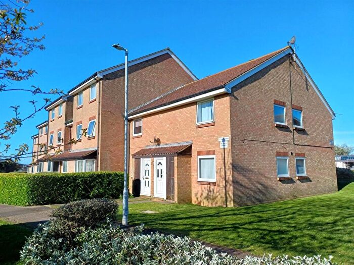 1 Bedroom Maisonette To Rent In Lake Drive, Peacehaven, BN10