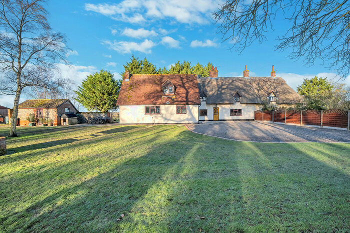 3 Bedroom Semi-Detached House For Sale In Hinderclay, IP22