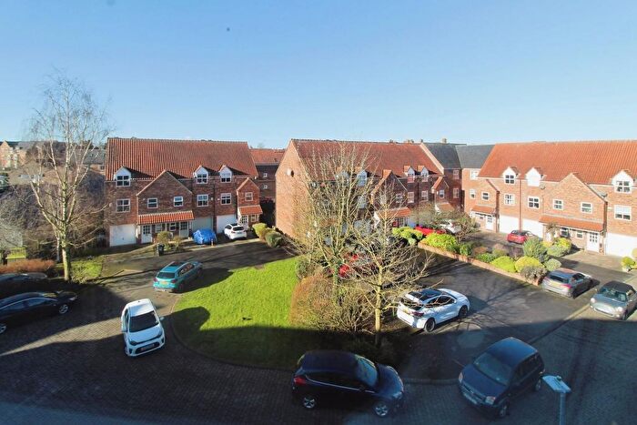 1 Bedroom Flat For Sale In Nursery Gardens, Thirsk, YO7