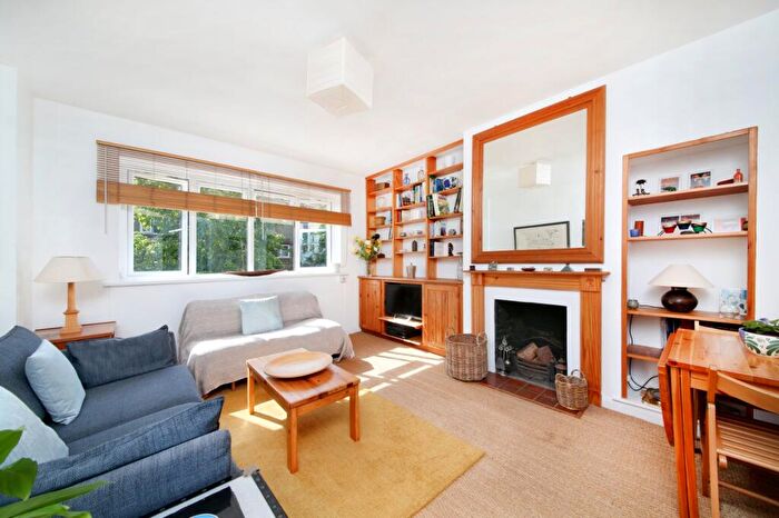 2 Bedroom Flat For Sale In Holgate Avenue, Battersea Reach, SW11