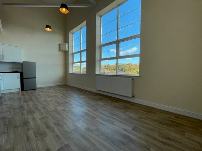 2 Bedroom Flat To Rent In Elizabeth Court, Green Street, Kidderminster