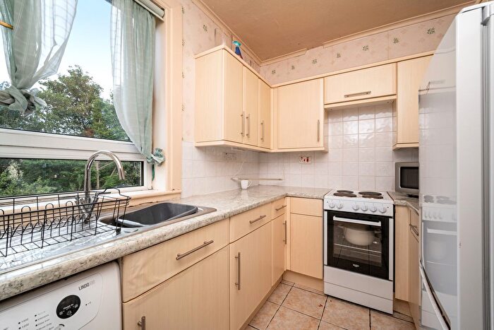 2 Bedroom Flat For Sale In / Stenhouse Avenue, Saughton, Edinburgh, EH11