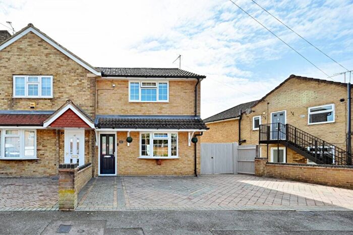 2 Bedroom Terraced House For Sale In Turners Hill, Hemel Hempstead, HP2