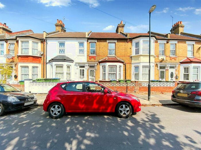 2 Bedroom Flat To Rent In Ceres Road, Plumstead, SE18