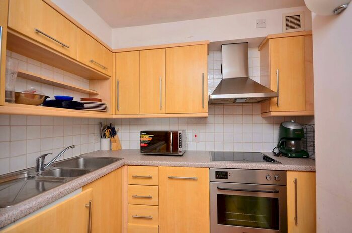 2 Bedroom Flat To Rent In Belvedere Road, Waterloo, London, SE1