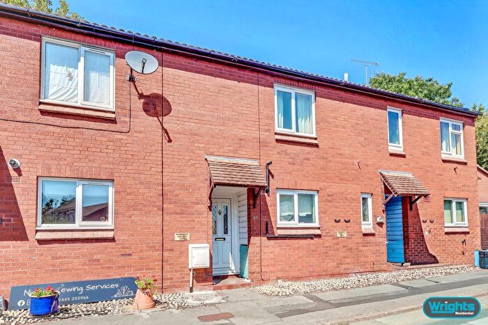 2 Bedroom Terraced House For Sale In Barn Glebe, Trowbridge, BA14