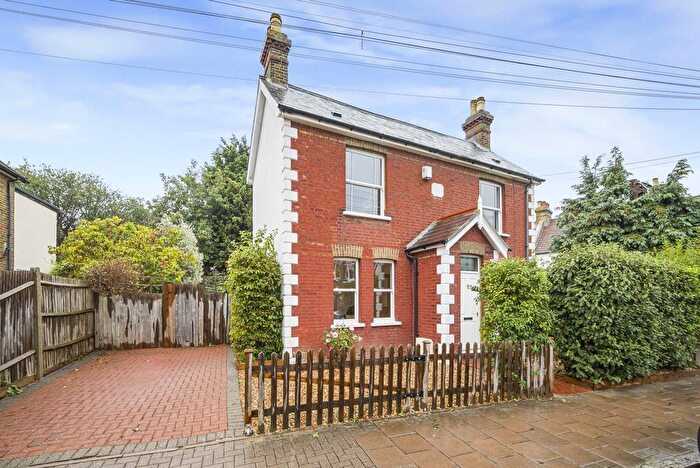 3 Bedroom Detached House For Sale In Cowper Road, Bromley, Kent, BR2