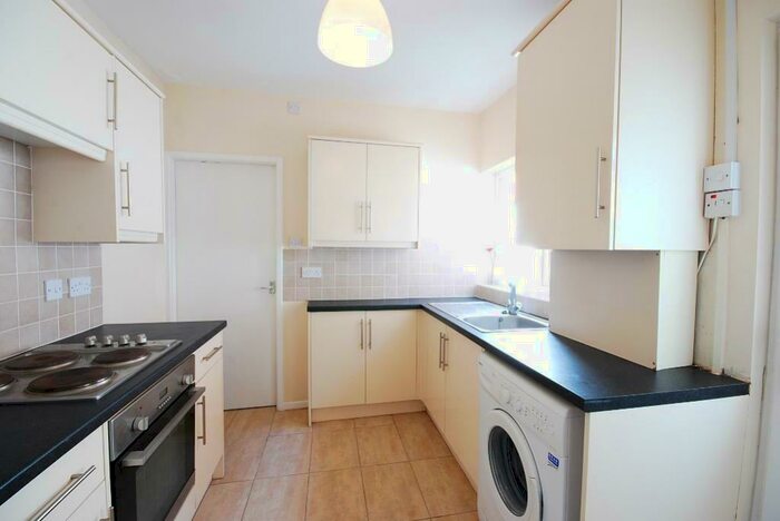 2 Bedroom Flat To Rent In Bayswater Road, Jesmond, NE2