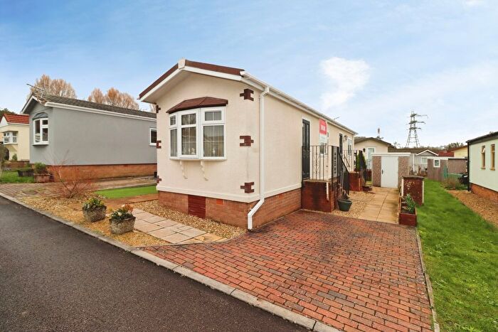 1 Bedroom Detached House For Sale In Woodlands Park, Bristol, Avon, BS32