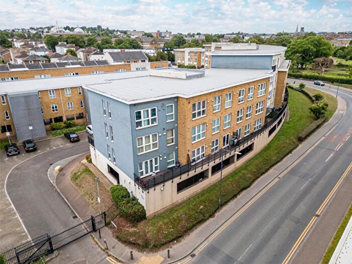 2 Bedroom Apartment For Sale In Aurora Court, Romulus Road, Gravesend, Kent, DA12
