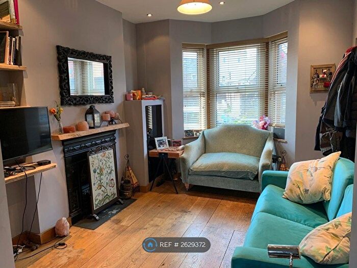 1 Bedroom Maisonette To Rent In St James Road, East Grinstead, RH19