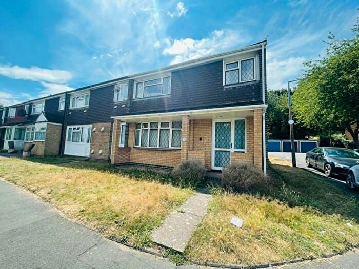 3 Bedroom Terraced House For Sale In Ramsey Close, West Bromwich, B71