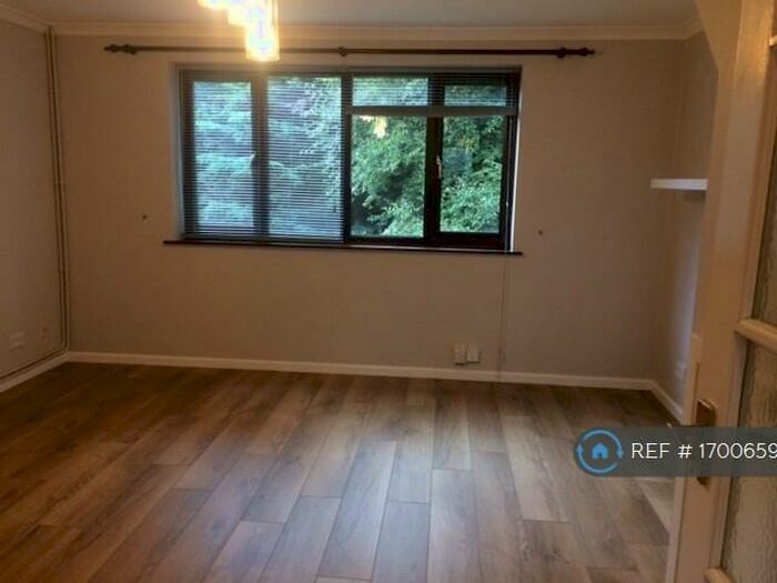 2 Bedroom Maisonette To Rent In Wordsworth Court, Hatfield, AL10