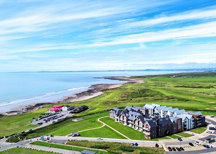 1 Bedroom Flat For Sale In The Rest, Rest Bay, Porthcawl, CF36