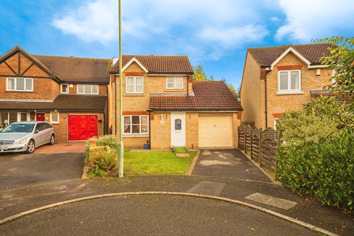 3 Bedroom Detached House For Sale In Halfpenny Close, Maidstone, Kent, ME16