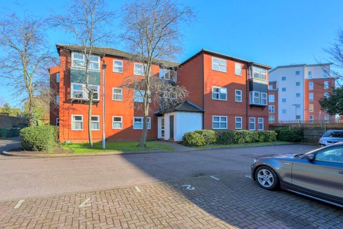 2 Bedroom Flat To Rent In Lime Tree Place, St.Albans AL1