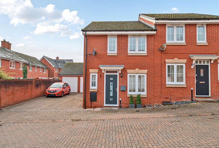 3 Bedroom Semi Detached House For Sale In Jack Russell Close, Stroud, Gloucestershire, GL5