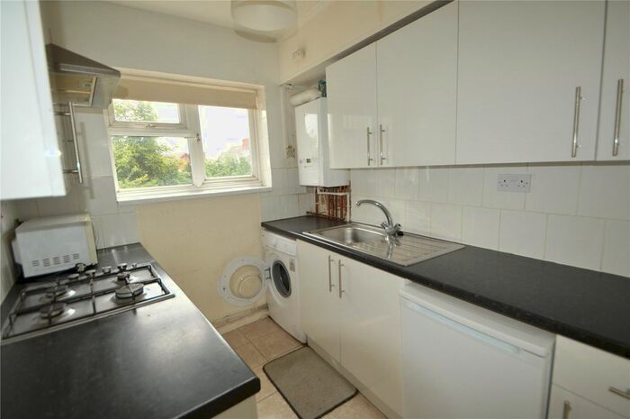 1 Bedroom Flat To Rent In Willow Court, Meadfield Road, Langley, SL3
