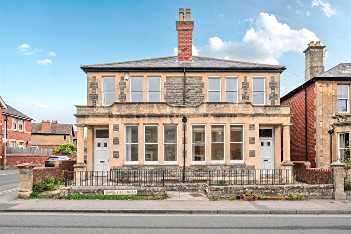 2 Bedroom Flat For Sale In Marshfield Road, Chippenham, SN15