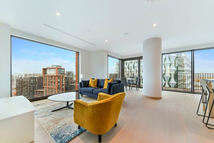 2 Bedroom Flat To Rent In Legacy Building, Embassy Gardens, London, SW11