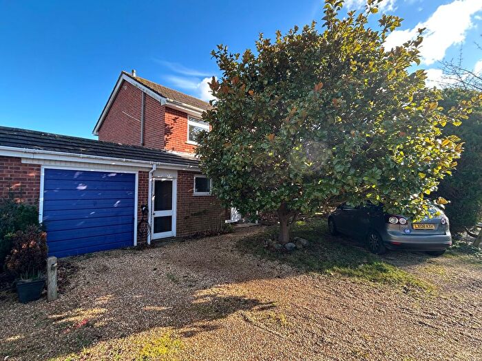 4 Bedroom Detached House For Sale In Foxhayes Lane, Langley, SO45