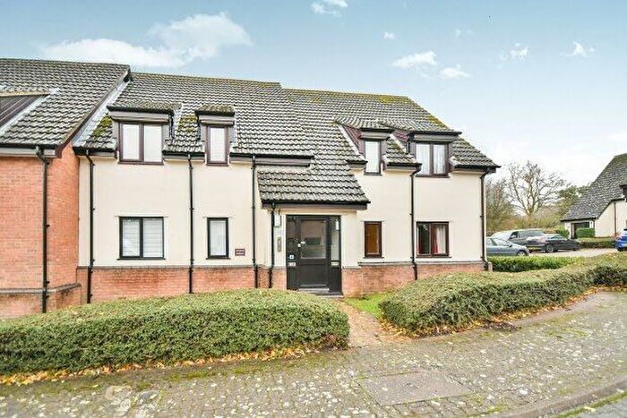 2 Bedroom Flat To Rent In The Birches, Swindon, SN3