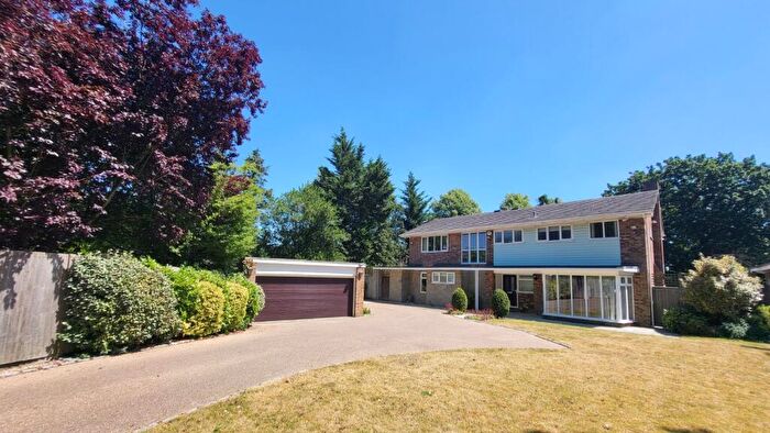 5 Bedroom Detached House For Sale In Woodknoll Drive, Chislehurst, Kent, BR7