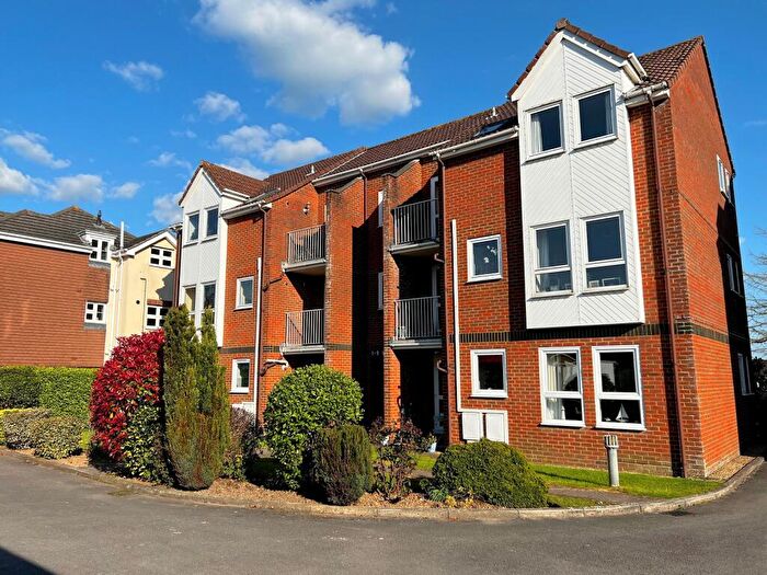 1 Bedroom Flat For Sale In - Whitefield Road, New Milton, Hampshire., BH25