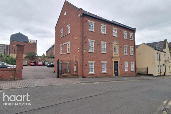 1 Bedroom Apartment To Rent In Church Lane, Northampton, NN1