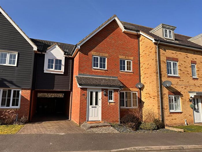 3 Bedroom Semi-Detached House To Rent In Campbell Road, Hawkinge, Folkestone, CT18