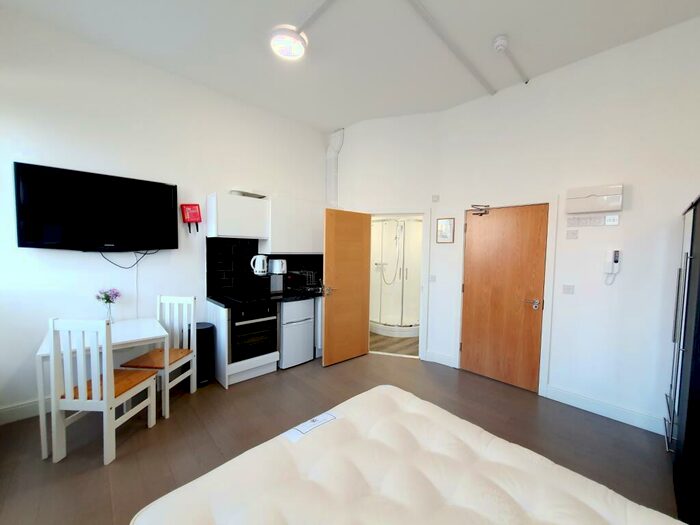 Studio To Rent In Woolwich Charlton Borders, SE7