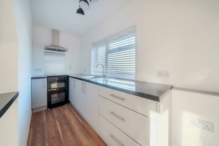 1 Bedroom Apartment To Rent In Chapel Street, Thatcham, RG18