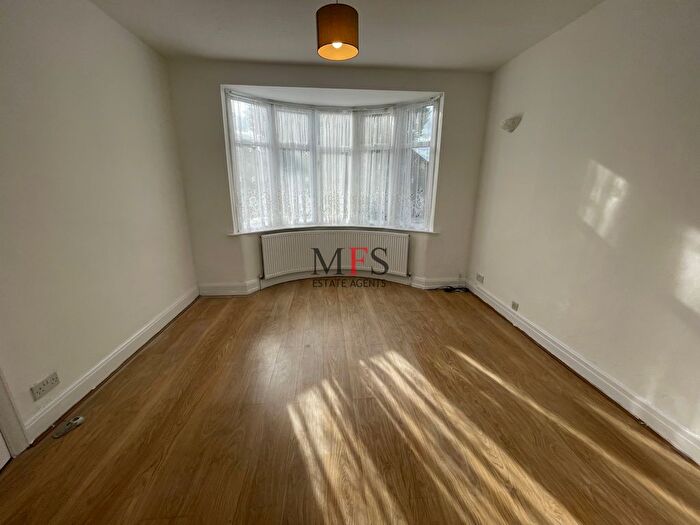 3 Bedroom Terraced House To Rent In Westbury Avenue, Southall, UB1