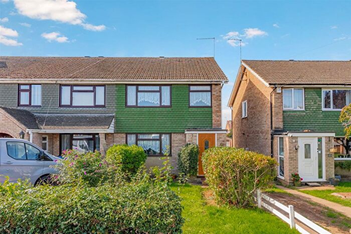 3 Bedroom Semi Detached House For Sale In Queensway, Burton Latimer, Kettering, NN15