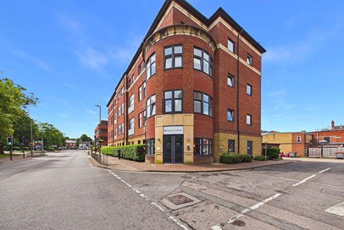 1 Bedroom Flat To Rent In Knoll Road, Camberley, GU15