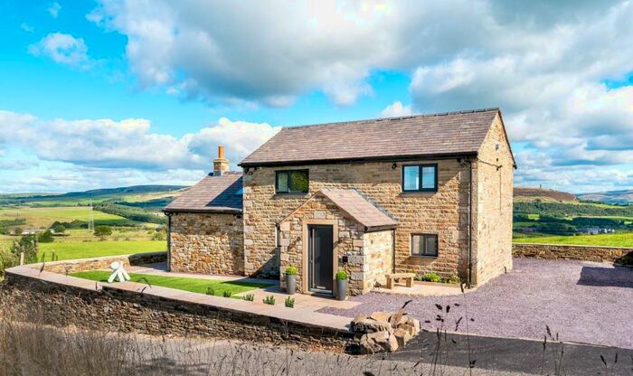 2 Bedroom House For Sale In Watling Street, Affetside, Bury, BL8