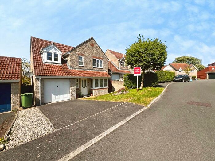 4 Bedroom Detached House For Sale In Grangefields, Street, BA16
