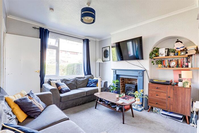 3 Bedroom Terraced House For Sale In Marina Avenue, Beeston, Nottinghamshire, NG9