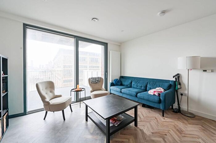 3 Bedroom Flat For Sale In Makers Yard, , Tower Hamlets, London, E3