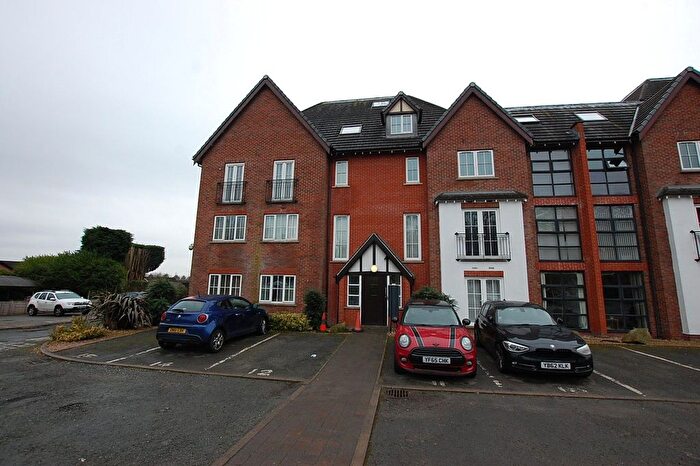 2 Bedroom Flat To Rent In King Street, Dukinfield, Greater Manchester, SK16