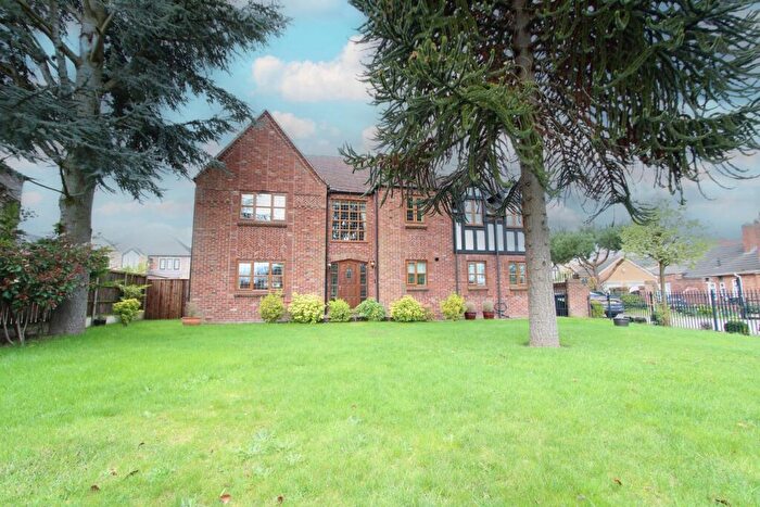 5 Bedroom Detached House To Rent In High Grove, Bessacarr, Doncaster, DN4