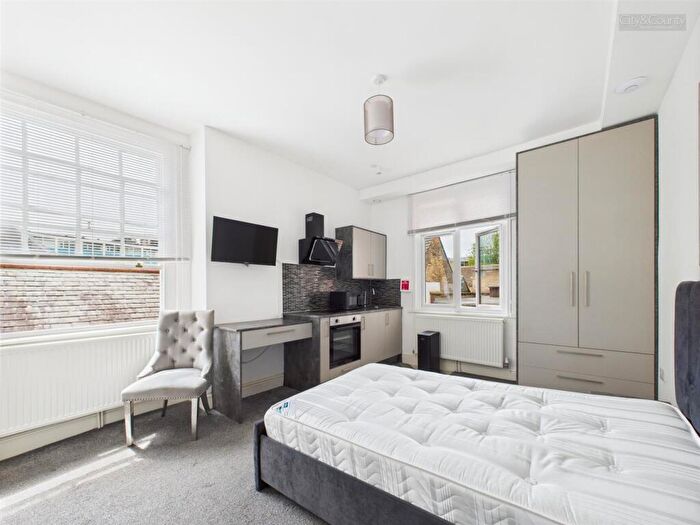 Studio To Rent In Priestgate, Peterborough, PE1