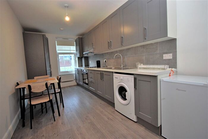 Property To Rent In Ballards Lane, London, N3