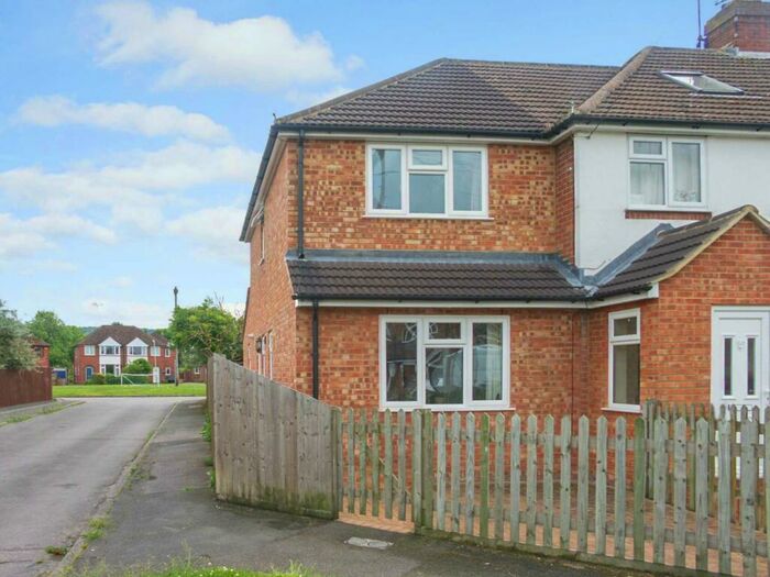 2 Bedroom End Of Terrace House To Rent In Grenville Avenue, Wendover, HP22